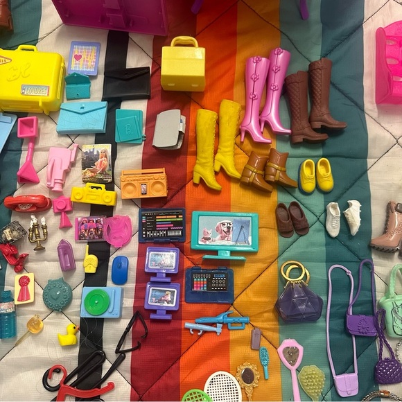 Vintage- now Barbie huge lot! Collectible hard to find - Picture 14 of 16